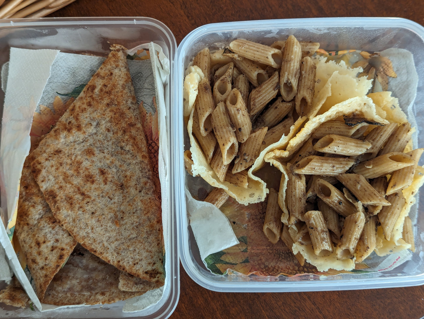 Trüffelpicknick in einer Trüffelplantage im Apennin